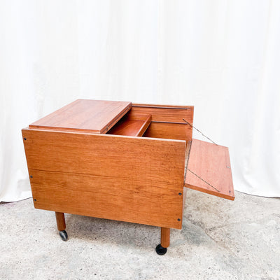 Mid-Century Modern Bar Cart Table with Hidden Storage – Sleek and Functional