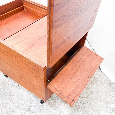 Mid-Century Modern Bar Cart Table with Hidden Storage – Sleek and Functional