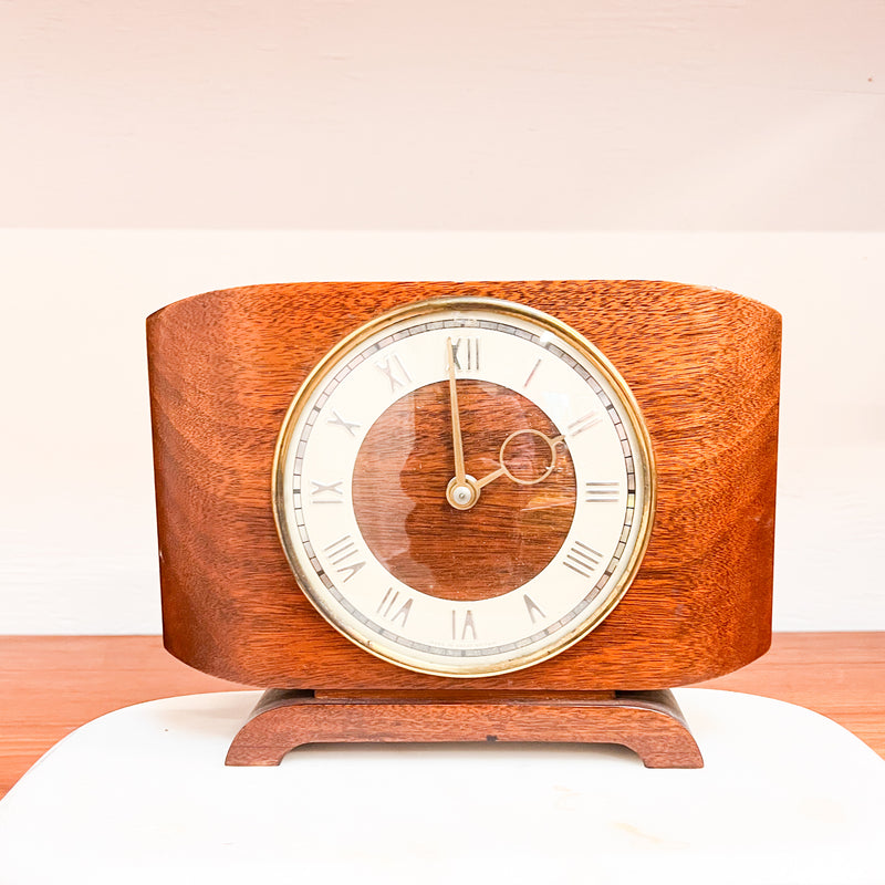 Timeless Elegance: Mid-Century Wooden Mantel Clock with Brass Detailing