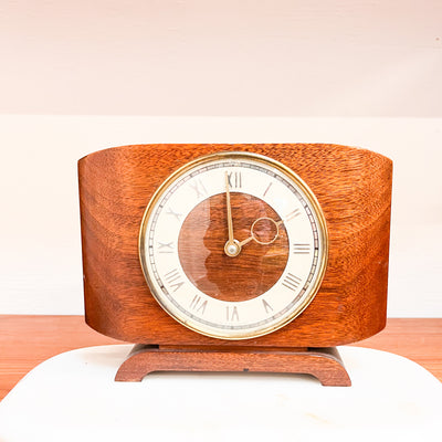 Timeless Elegance: Mid-Century Wooden Mantel Clock with Brass Detailing