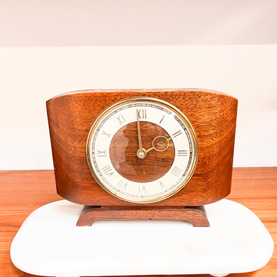 Timeless Elegance: Mid-Century Wooden Mantel Clock with Brass Detailing