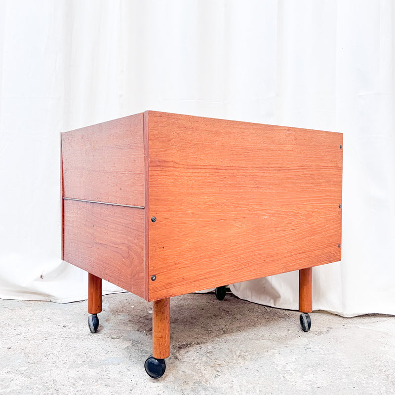 Mid-Century Modern Bar Cart Table with Hidden Storage – Sleek and Functional